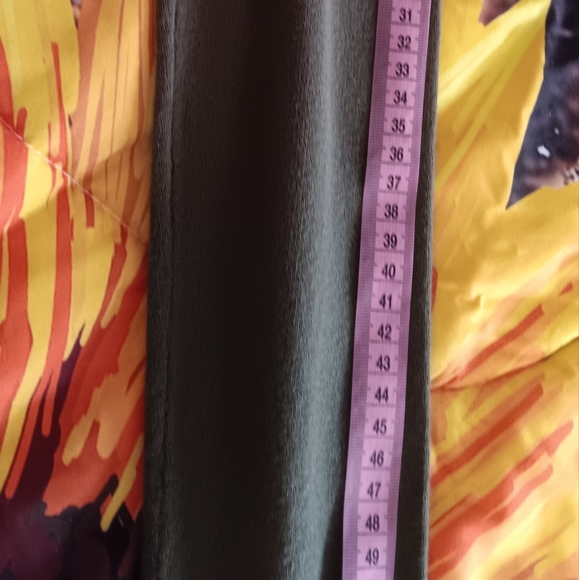 Amazon Essentials Women's Classic-Fit Lightweight Long-Sleeve Turtleneck Sweater - Picture 13 of 13